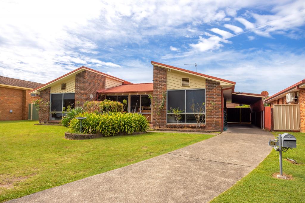 19 Myall Ave, Taree, NSW 2430