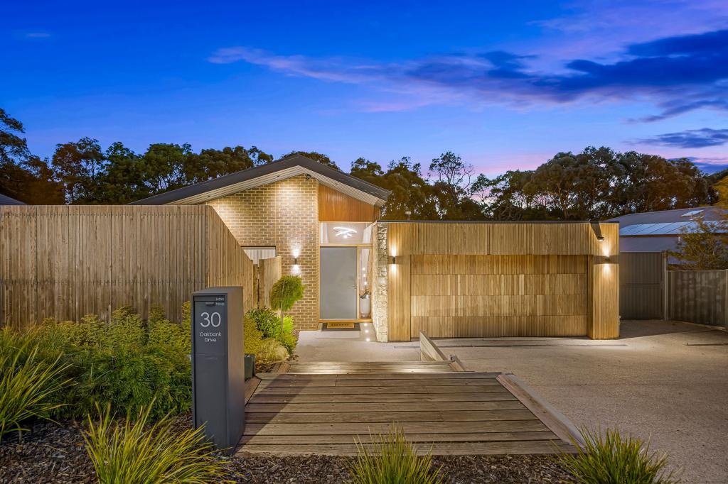 30 Oakbank Dr, Mount Helen, VIC 3350