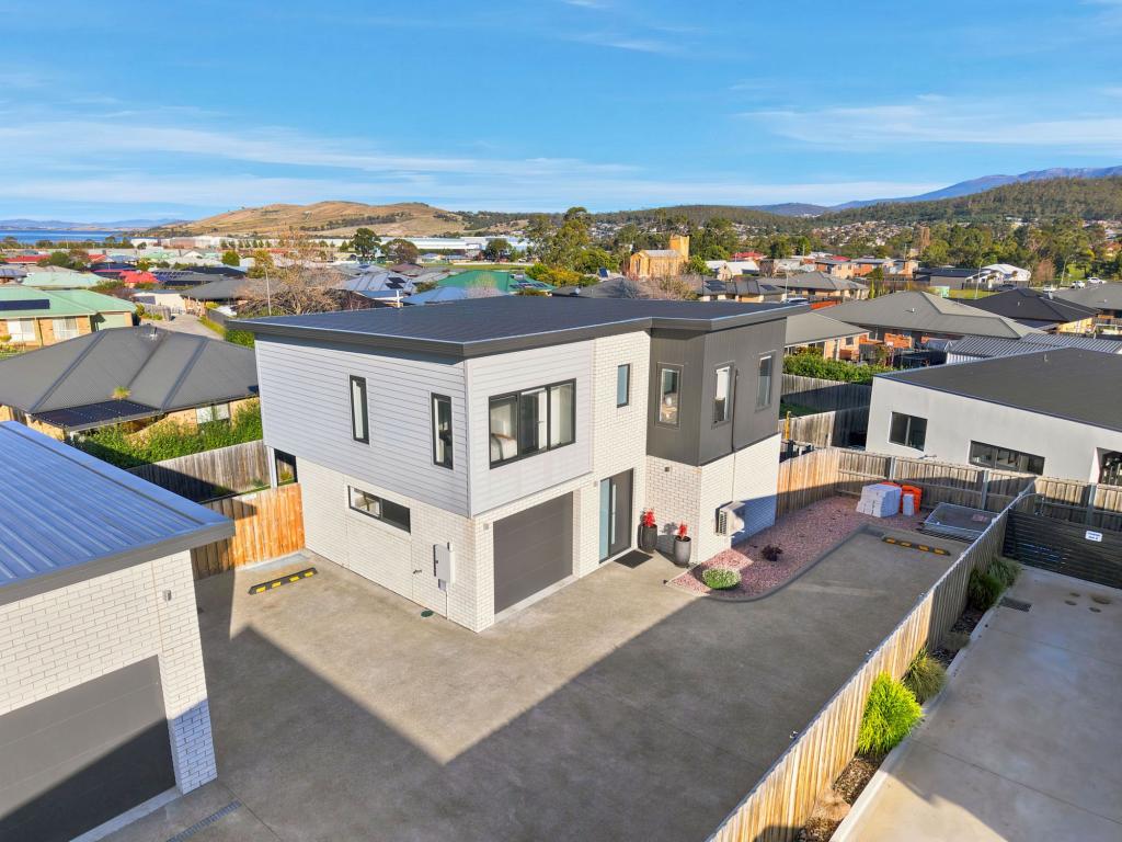 2/3 Highgrove Rd, Rokeby, TAS 7019