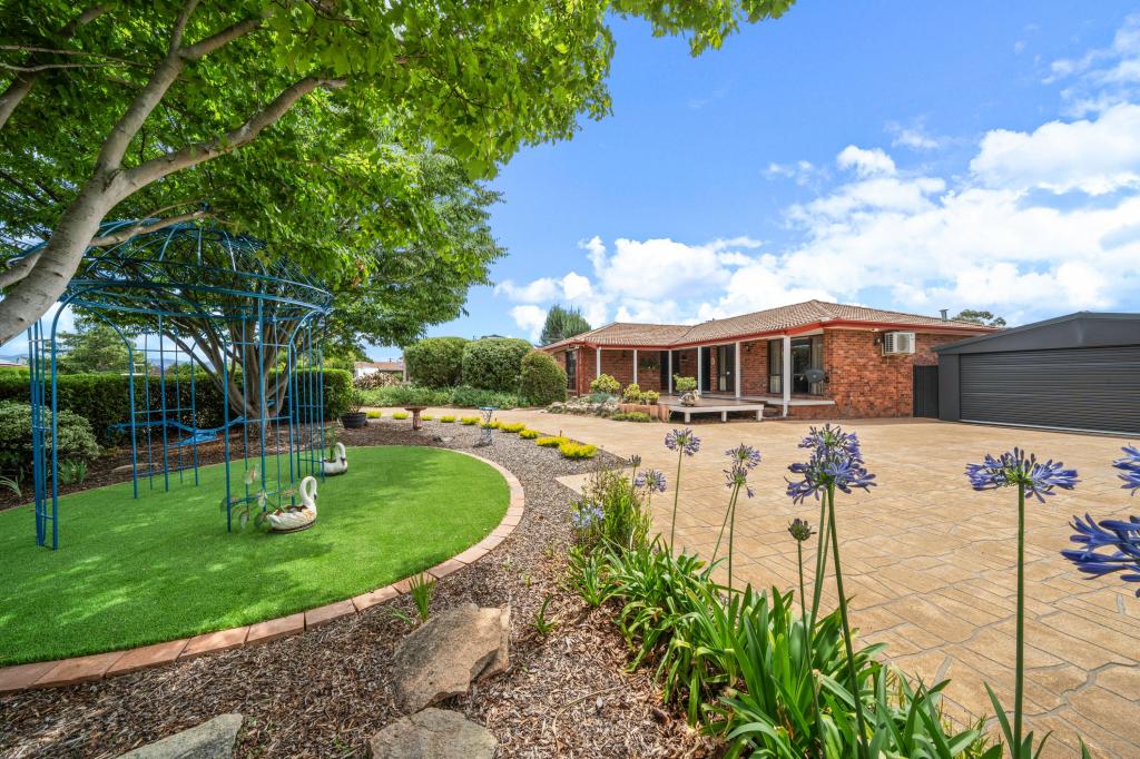 17 Woodburn St, Chisholm, ACT 2905