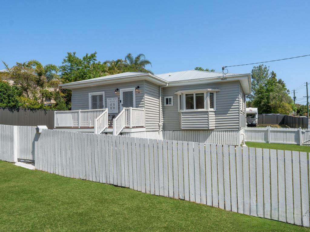 19 Bridge St, North Booval, QLD 4304