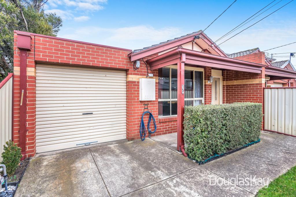 15 Kinnane Cres, Sunshine, VIC 3020