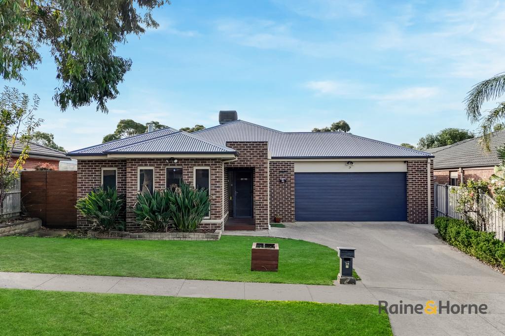 36 Thunderbolt Dr, Cranbourne East, VIC 3977