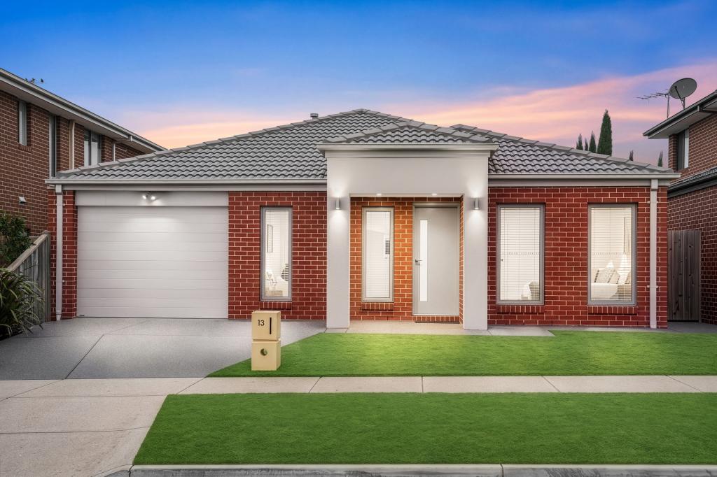 13 Kenora Way, Mickleham, VIC 3064