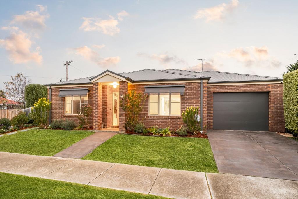 17 BOOLARONG DR, BELMONT, VIC 3216