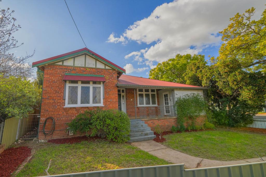 56 Orange St, Parkes, NSW 2870