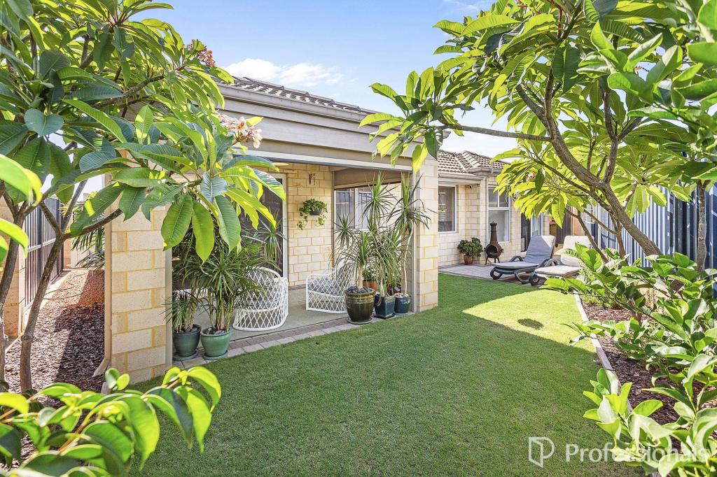 8 Popolo Pl, Pearsall, WA 6065