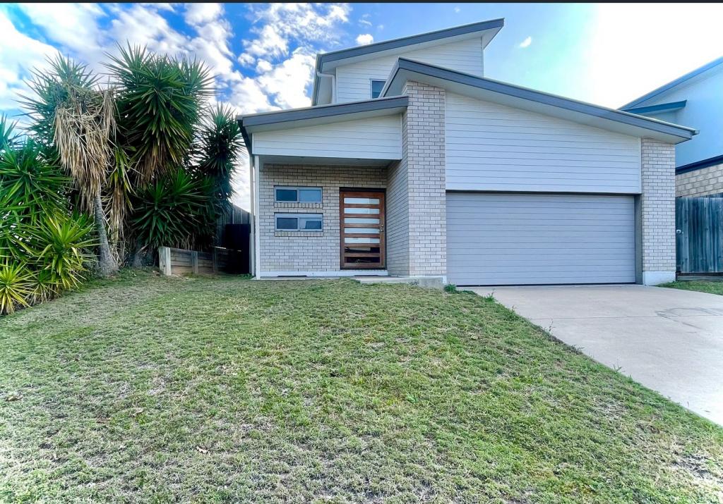 41 A HANNAY ST, MORANBAH, QLD 4744