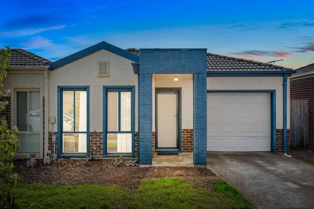 6/17 Crestmont Dr, Melton South, VIC 3338