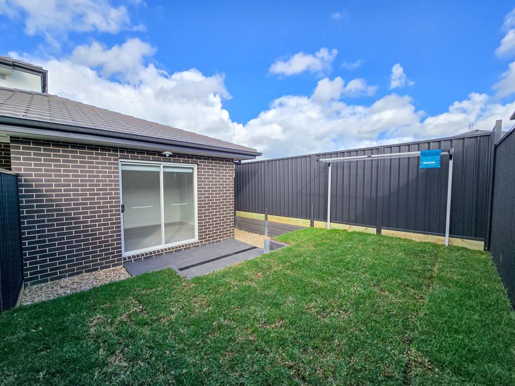 25b Sava St, Spring Farm, NSW 2570