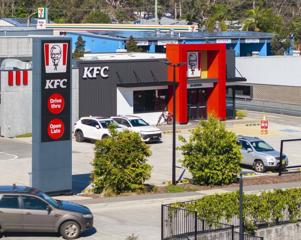 Kfc & Dentist,/5 Muir St, Medowie, NSW 2318