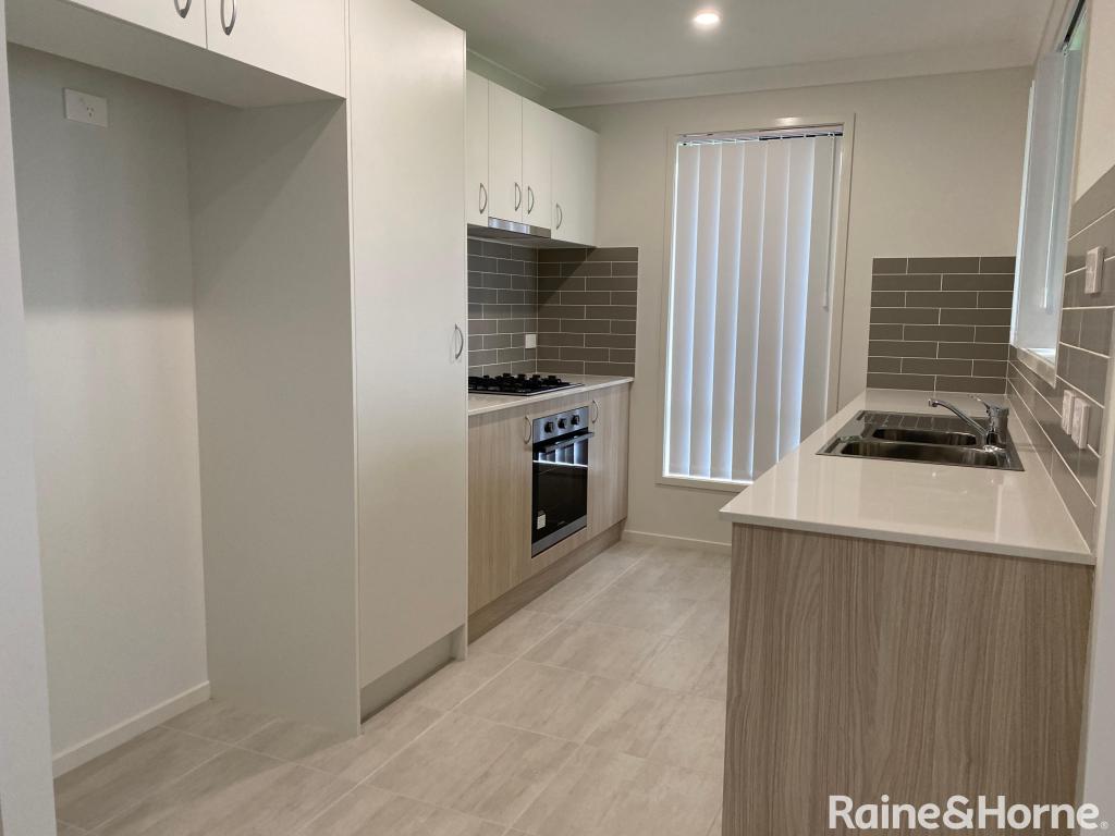 40 Voyager St, Wadalba, NSW 2259