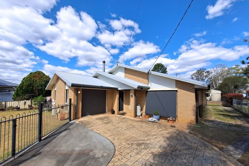 34 Andrews Rd, Crows Nest, QLD 4355