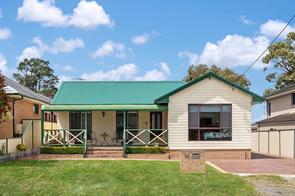 52 Fairview Ave, Engadine, NSW 2233