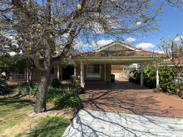 29 Massey St, Rossmoyne, WA 6148