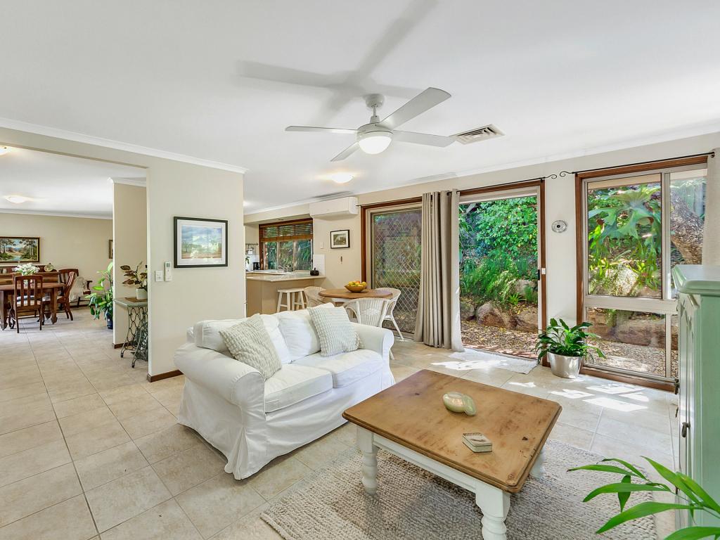 4 Connewarre Ct, Petrie, QLD 4502