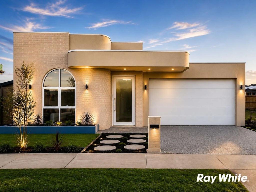 10 Tuckeroo St, Mickleham, VIC 3064