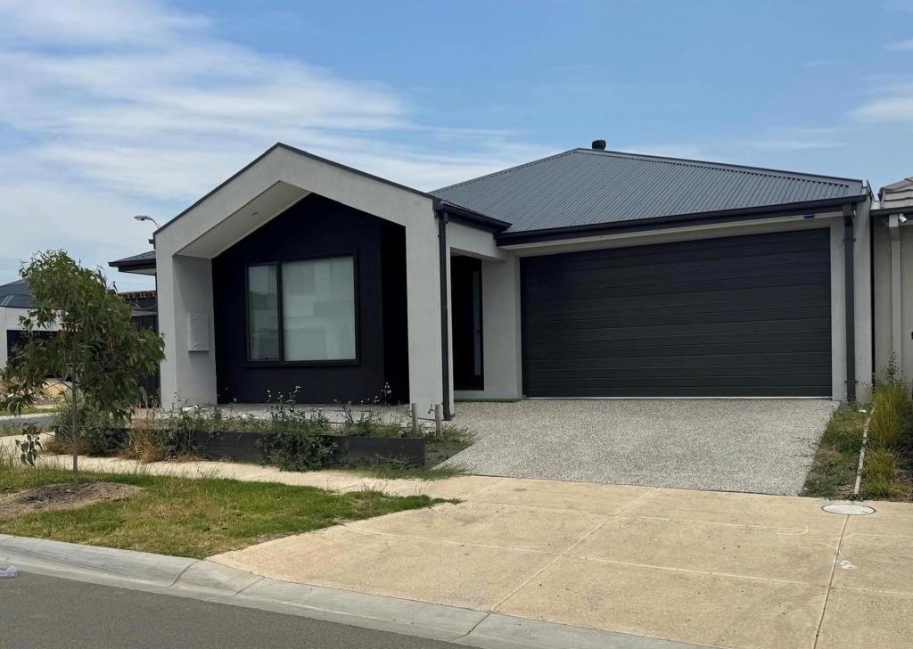 16 Gamon St, Mickleham, VIC 3064