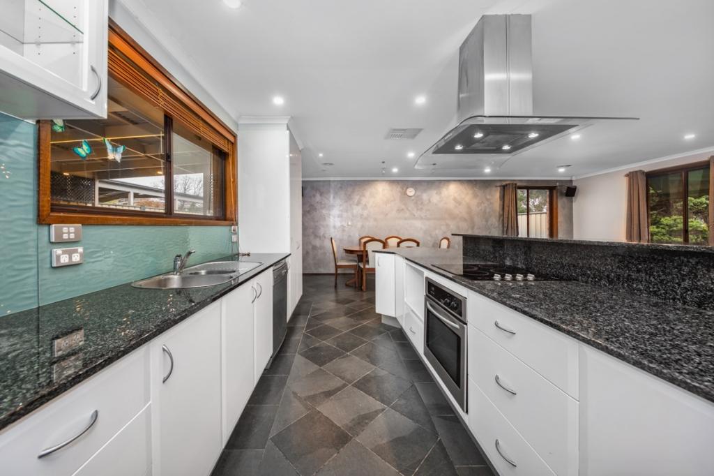 1 Sturdee Cres, Monash, ACT 2904