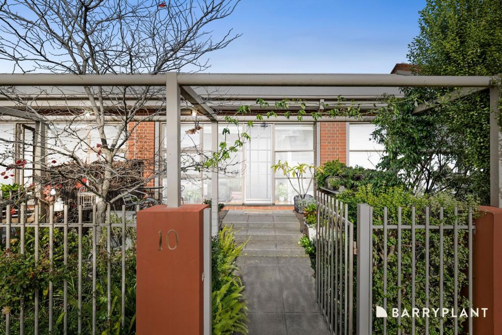 10 PARADE SQ, MARIBYRNONG, VIC 3032
