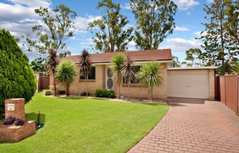 8 Farmer Pl, St Clair, NSW 2759