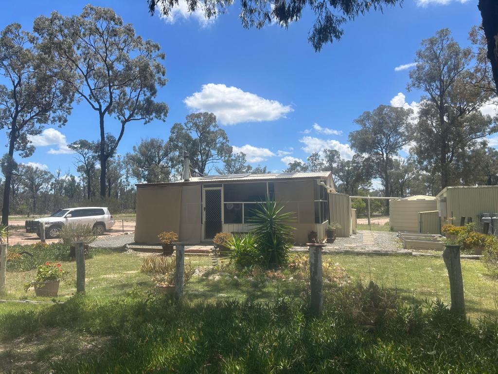 405 Males Dr, Tara, QLD 4421