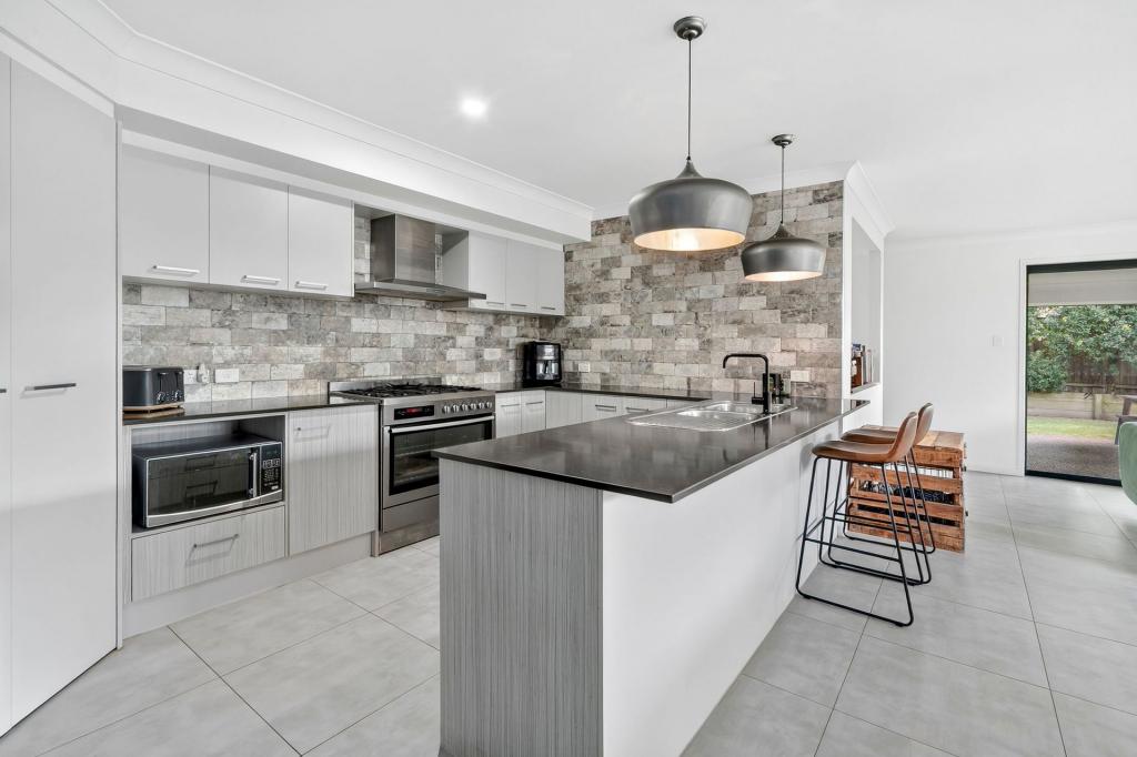 21 Graduation St, Thrumster, NSW 2444
