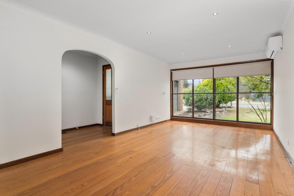 8 Bunarong Dr, Frankston, VIC 3199
