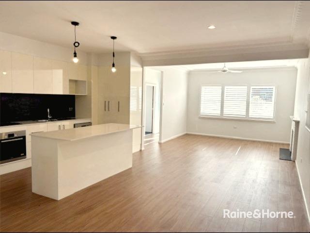 44 Stanleigh Cres, West Wollongong, NSW 2500