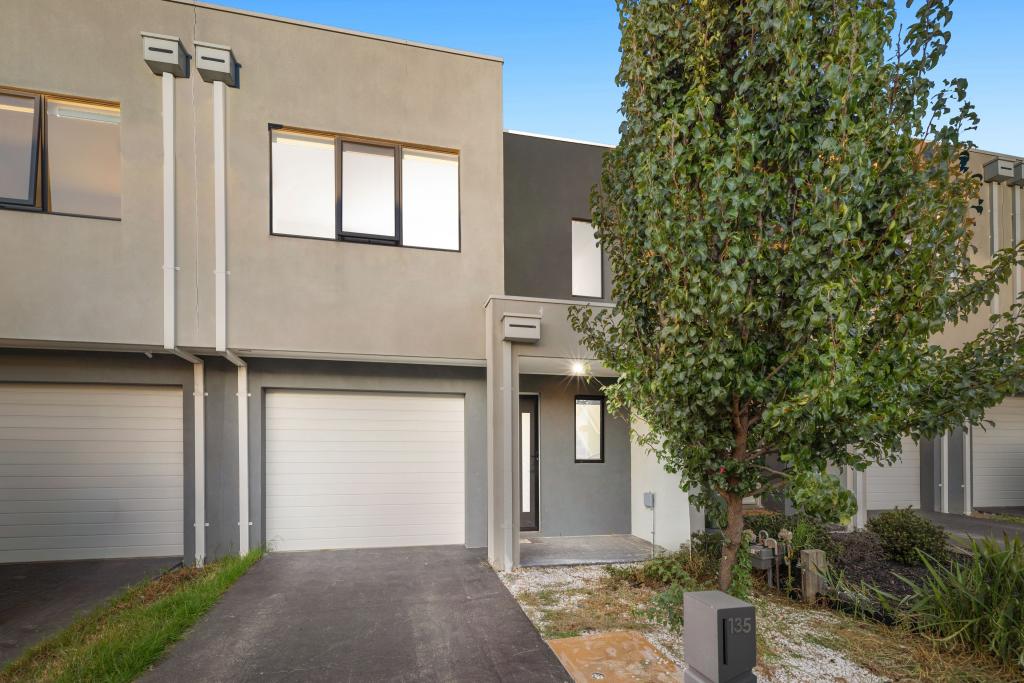 135 WILLOW GLEN BVD, CRANBOURNE, VIC 3977