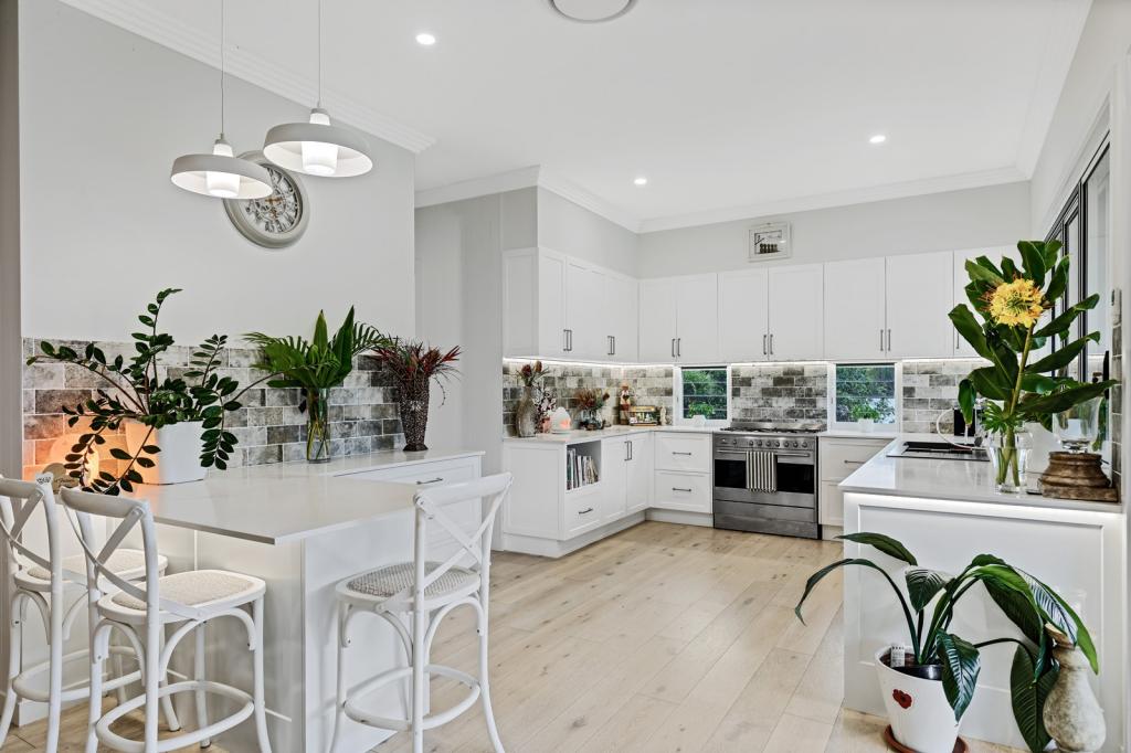 6 HOFFMAN CL, MONTVILLE, QLD 4560
