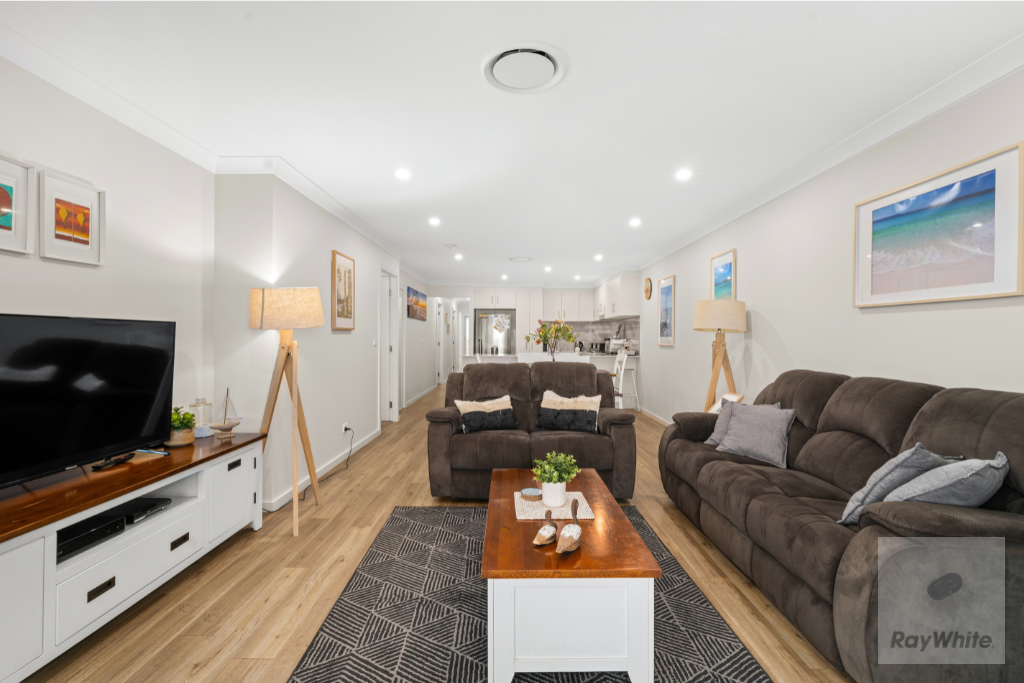 17B BEXHILL AVE, SUSSEX INLET, NSW 2540