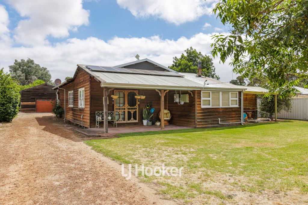 3 Rose St, Burekup, WA 6227