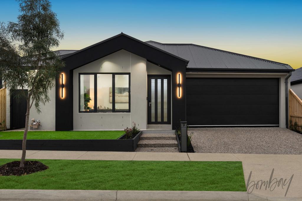 9 KAURI WAY, MICKLEHAM, VIC 3064