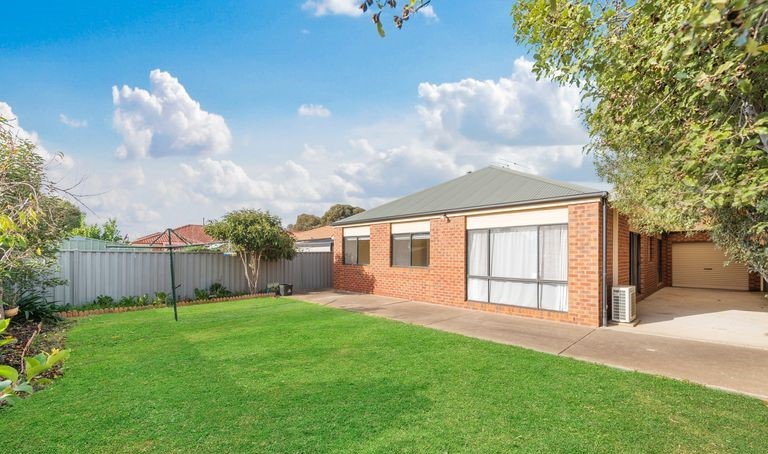 20 FRAWLEY CT, TARNEIT, VIC 3029