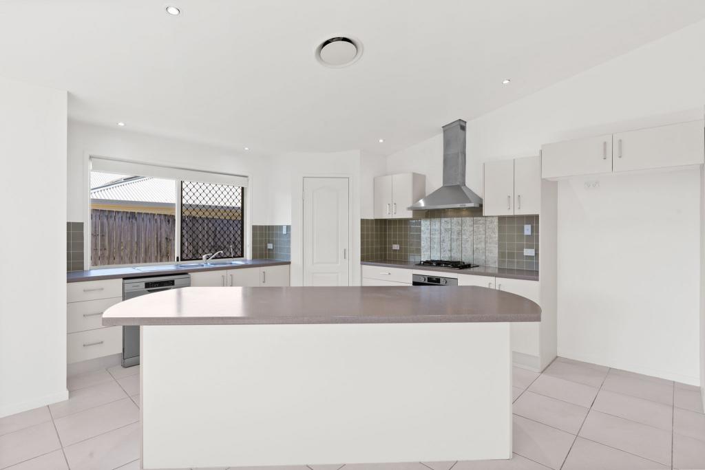 73 Gympie View Dr, Southside, QLD 4570