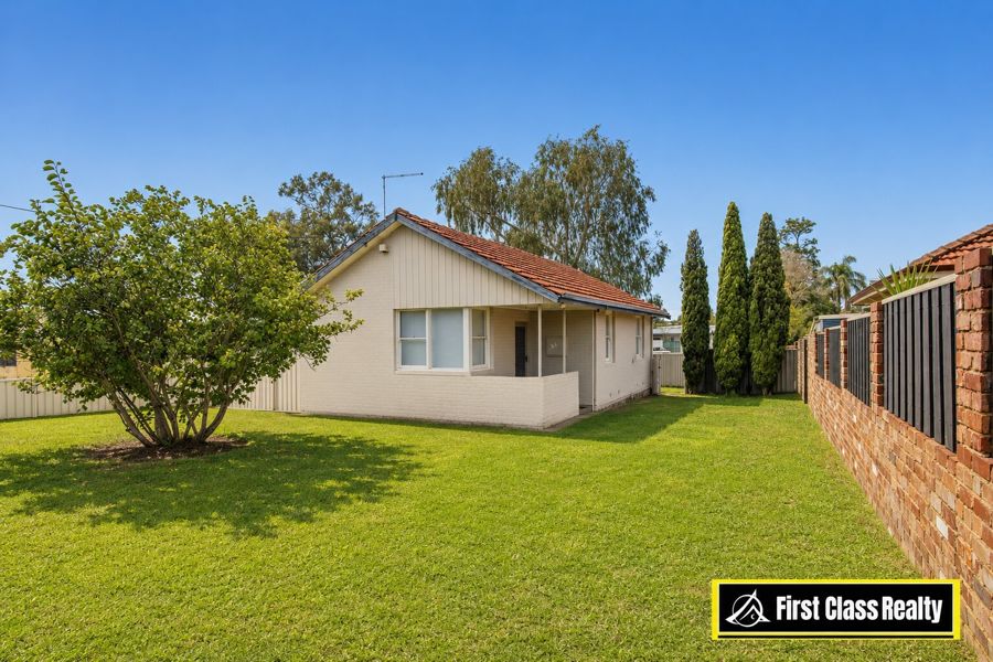 21 MCLEOD ST, LOCKRIDGE, WA 6054