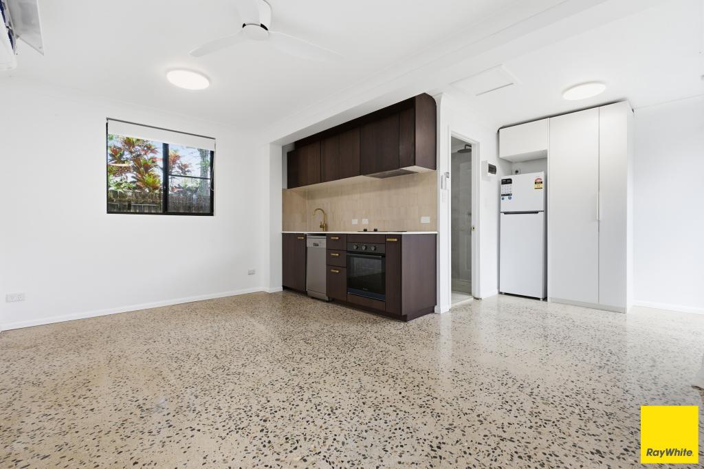 2/8 Mimosa St, Holloways Beach, QLD 4878