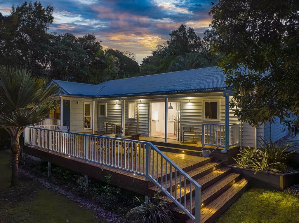 8 Gira Pl, Ocean Shores, NSW 2483