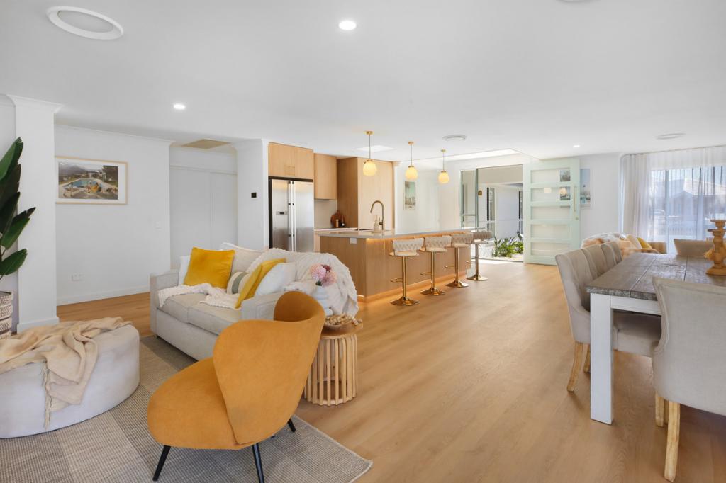 12 Sittella Cres, Burleigh Waters, QLD 4220