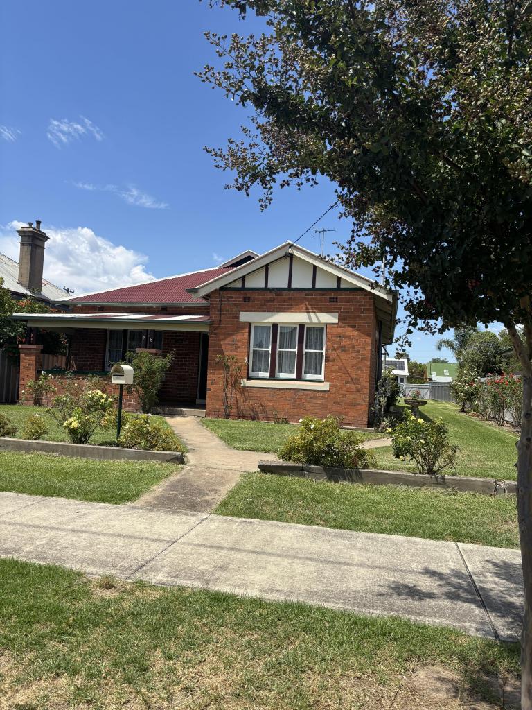 98 Albury St, Holbrook, NSW 2644