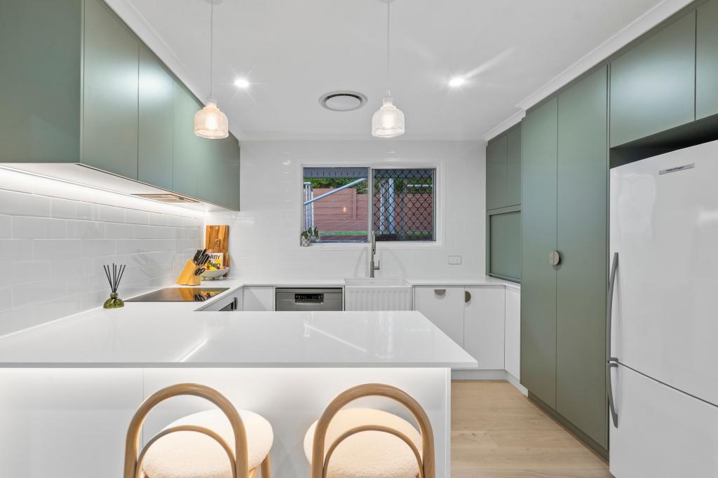 24 Barrine Dr, Worongary, QLD 4213