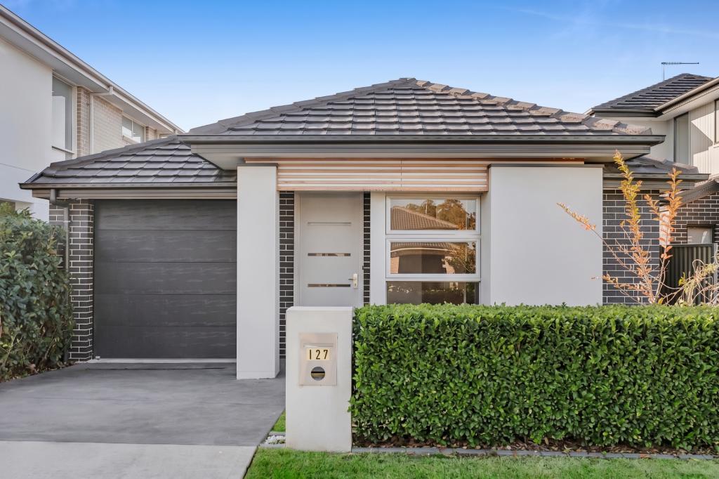 127 BANFIELD DR, ORAN PARK, NSW 2570