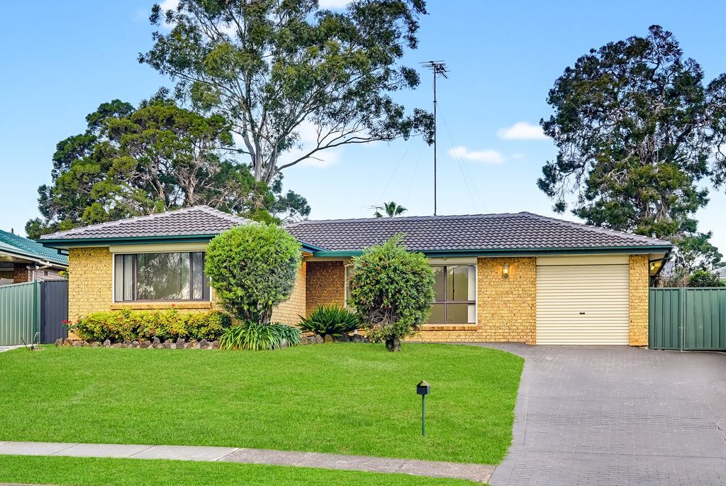 217 BANKS DR, ST CLAIR, NSW 2759