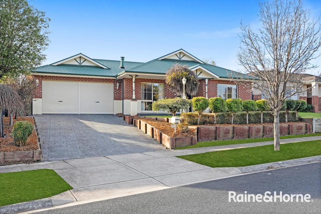 33 Ebony Dr, Pakenham, VIC 3810