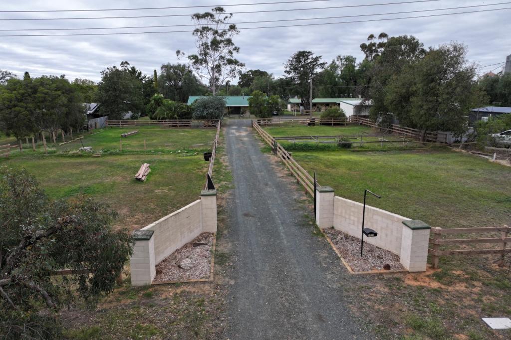 13-15 Park Rd, Elmore, VIC 3558