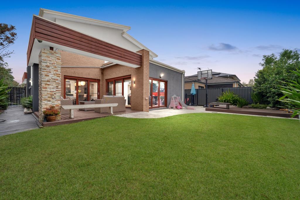 2 Forest Dr, Clyde North, VIC 3978