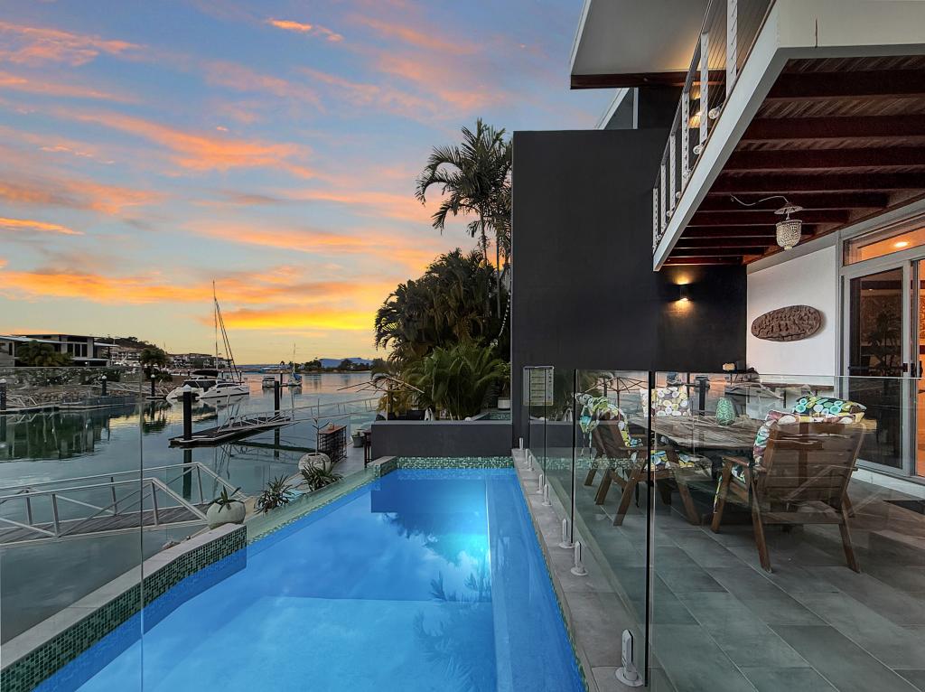 2/5 Terrace Pl, Nelly Bay, QLD 4819