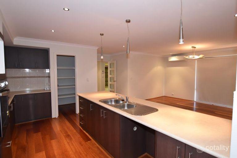 6 RINGWOOD LOOP, WELLARD, WA 6170