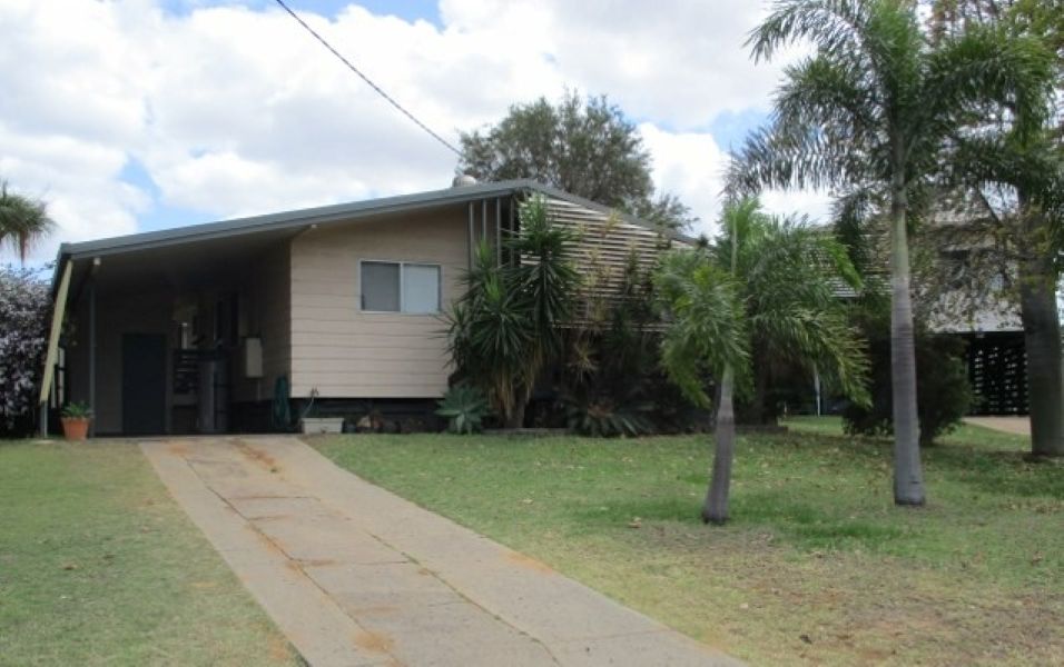 71 MCCOOL ST, MORANBAH, QLD 4744